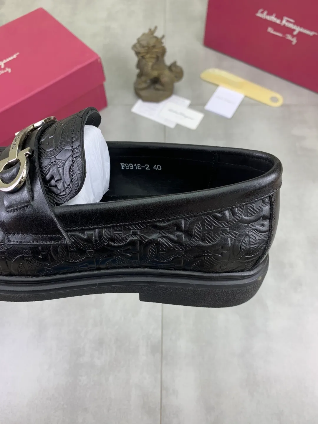 Men's Men's Shoes 💰P460💰[New Style] Water-dyed Niuli 🆘[Salvatore Ferragamo] Ferragamo's latest casual business leather shoes for men! Listed simultaneously! The fabric is made of specially imported original calfskin, and the interior is made of imported water-dyed cowhide. It is absolutely luxurious and leads the fashion trend. Matching code: 38-45; black optional